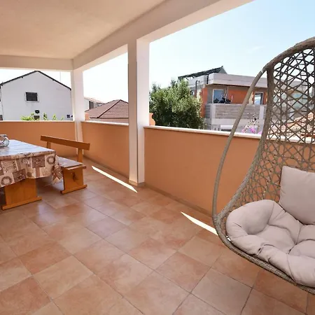 Frieske * Primošten